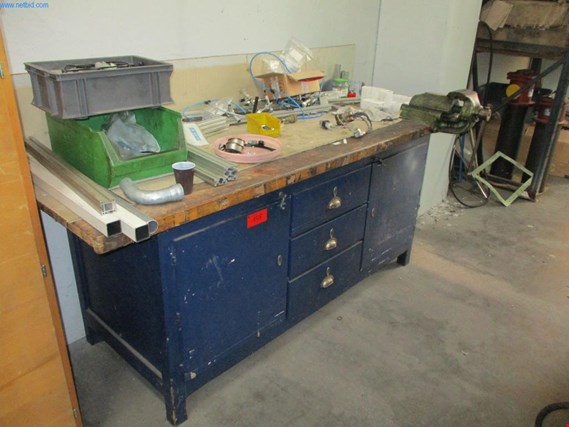 Used Wooden workbench for Sale (Auction Premium) | NetBid Industrial Auctions