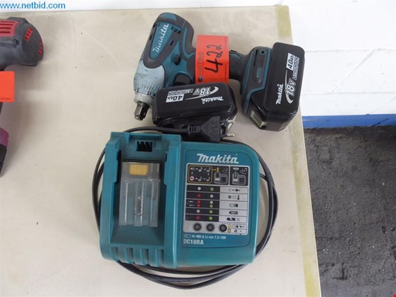 Used Makita DTW251 Cordless impact wrench for Sale (Auction Premium) | NetBid Industrial Auctions