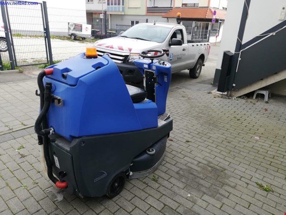 Used Numatic TR0650/200 Ride-on cleaning machine for Sale (Auction Premium) | NetBid Industrial Auctions