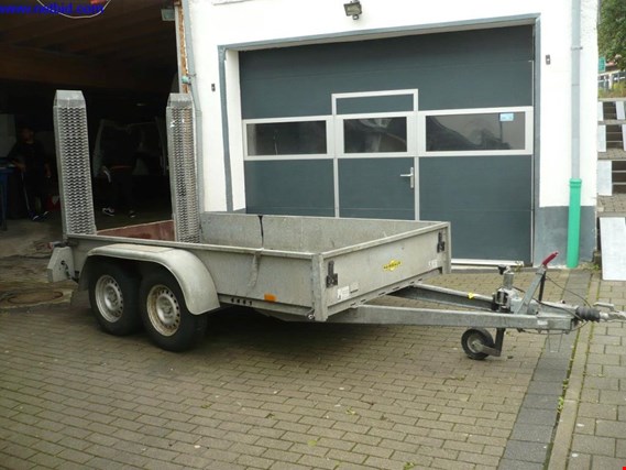 Used Humbaur  HS 303016 Flatbed tandem trailer for Sale (Auction Premium) | NetBid Industrial Auctions