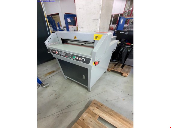 Used Papercutter 450 EP Paper cutting machine for Sale (Auction Premium) | NetBid Industrial Auctions