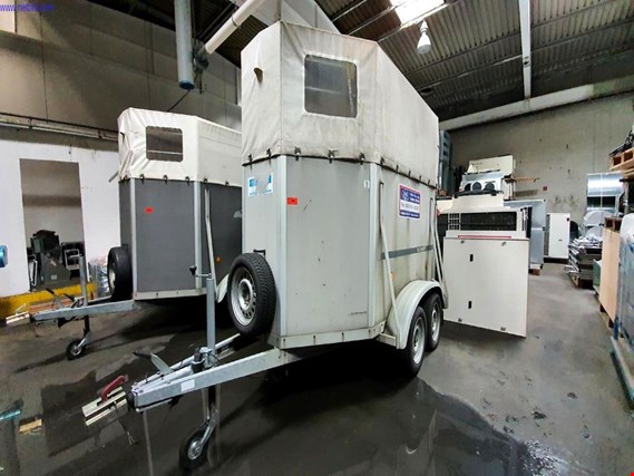 Used Blomert T2-SDAH Car-horse trailer for Sale (Auction Premium) | NetBid Industrial Auctions