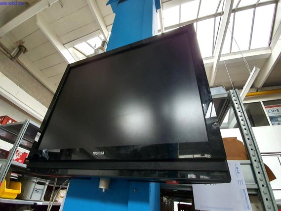 Used Toshiba Flat screen TV for Sale (Auction Premium) | NetBid Industrial Auctions