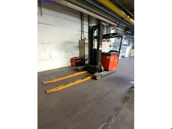 Used Linde R12S Reach Mast Forklift (9) for Sale (Auction Premium) | NetBid Industrial Auctions
