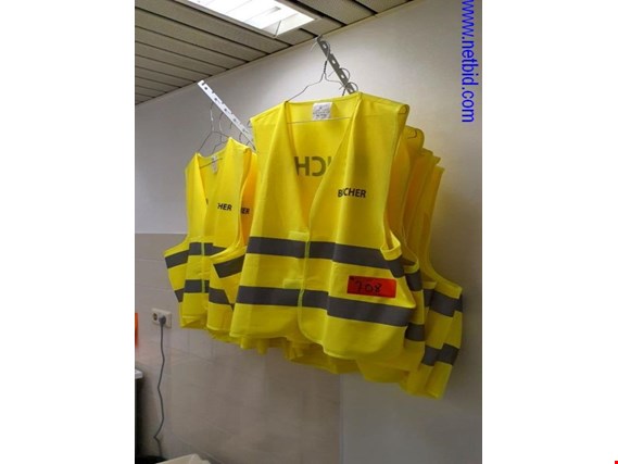 Used ca. 8 Visitor" high-visibility vests for Sale (Trading Premium) | NetBid Industrial Auctions
