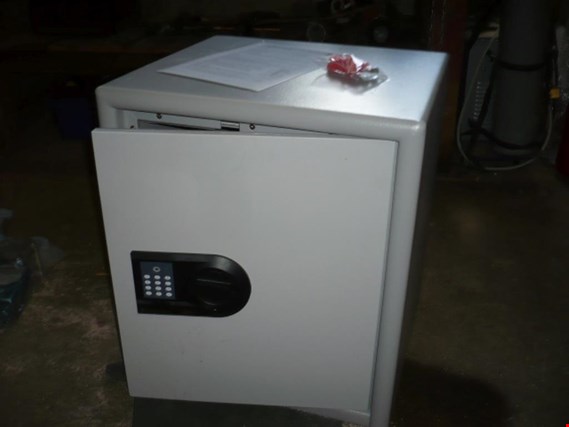 Used Burgwächter 280364 Small safe for Sale (Auction Premium) | NetBid Industrial Auctions