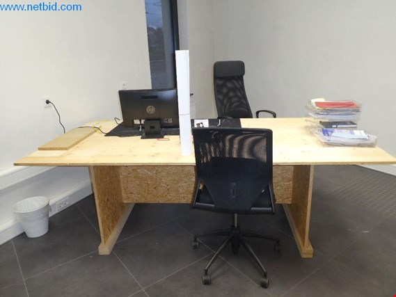 Schreibtisch gebraucht kaufen (Auction Premium) | NetBid Industrie-Auktionen