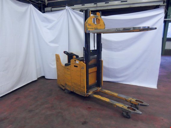 Used Still EGDS 16 Forklift truck for Sale (Auction Premium) | NetBid Industrial Auctions