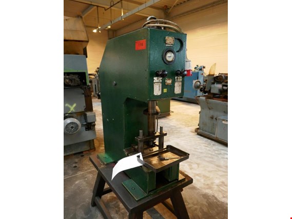 Used VEB-Werkzeugmaschinefabrik Zeulenroda PYTE 2,5x150 Hydraulic press for Sale (Auction Premium) | NetBid Industrial Auctions
