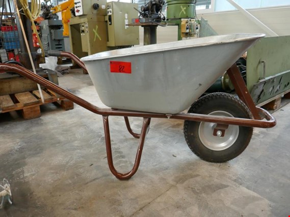 Used Müba Betonkarre Wheelbarrow for Sale (Auction Premium) | NetBid Industrial Auctions