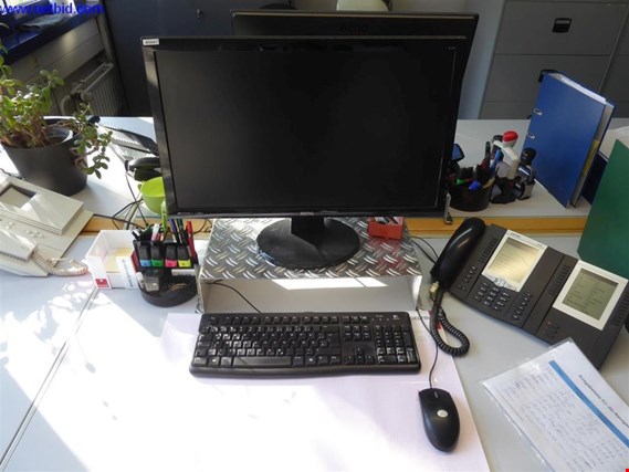 Used BenQ GL2403HM 24" monitor for Sale (Auction Premium) | NetBid Industrial Auctions