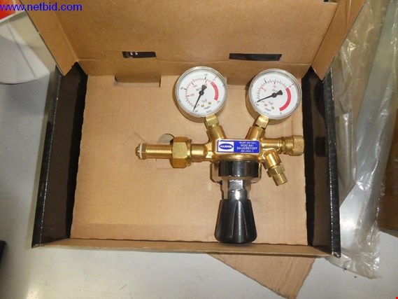 Used Harris 3 Cylinder pressure reducer for oxygen/acetylene/gas for Sale (Auction Premium) | NetBid Industrial Auctions