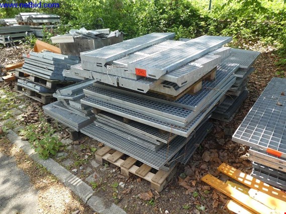 Used 1 Posten Grating supports for Sale (Auction Premium) | NetBid Industrial Auctions