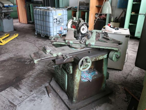Used tool grinding machine (9359) for Sale (Auction Premium) | NetBid Industrial Auctions