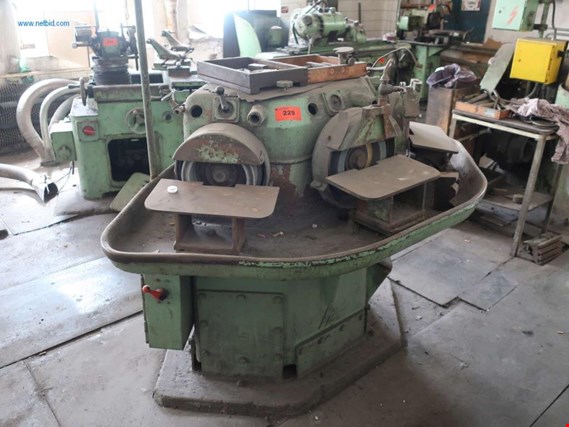 Used tool grinding machine (28908) for Sale (Auction Premium) | NetBid Industrial Auctions