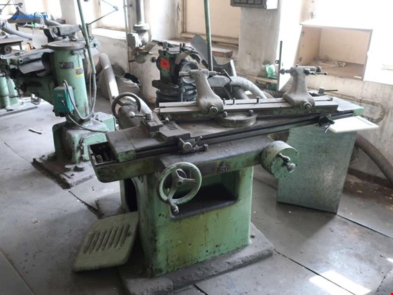 Used TOS tool grinding machine (28899) for Sale (Auction Premium) | NetBid Industrial Auctions