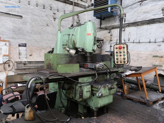 Used TOS Kurim FA 5B-V vertical milling machine (11810) for Sale (Auction Premium) | NetBid Industrial Auctions