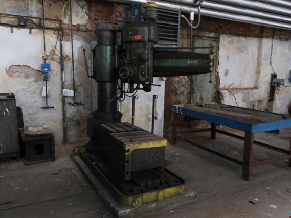 Used MAS VR4 radial pillar drilling machine (10602) for Sale (Auction Premium) | NetBid Industrial Auctions