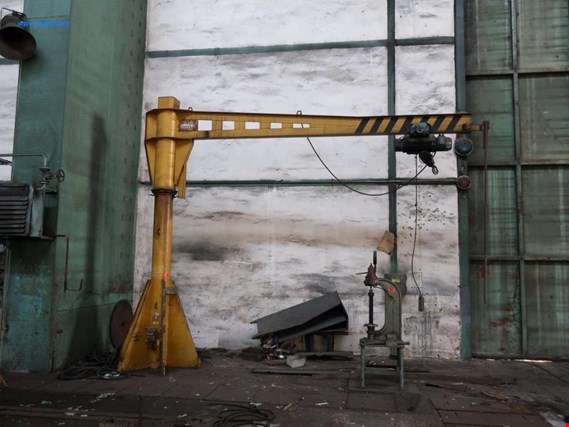 Used pillar slewing crane (Z52139) for Sale (Trading Premium) | NetBid Industrial Auctions