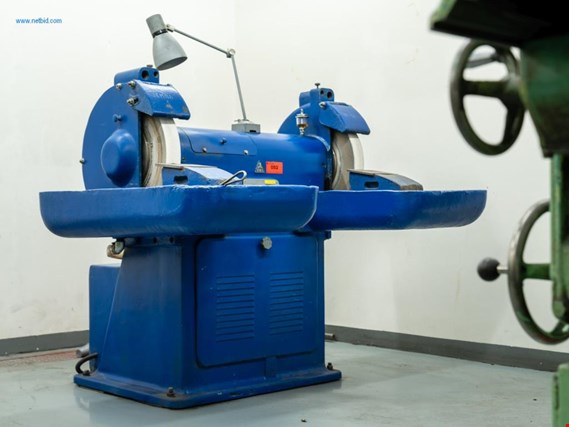 Used TOS tool grinding machine for Sale (Auction Premium) | NetBid Industrial Auctions