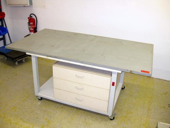 Used Stable, mobile assembly table for Sale (Auction Premium) | NetBid Industrial Auctions