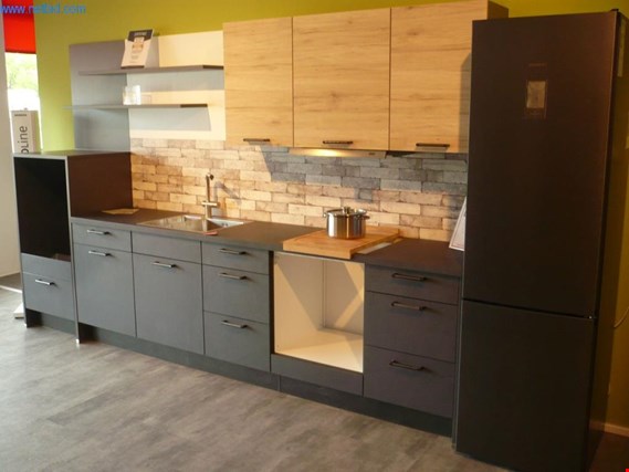 Used Exhibition kitchen (bunk 2) for Sale (Auction Premium) | NetBid Industrial Auctions