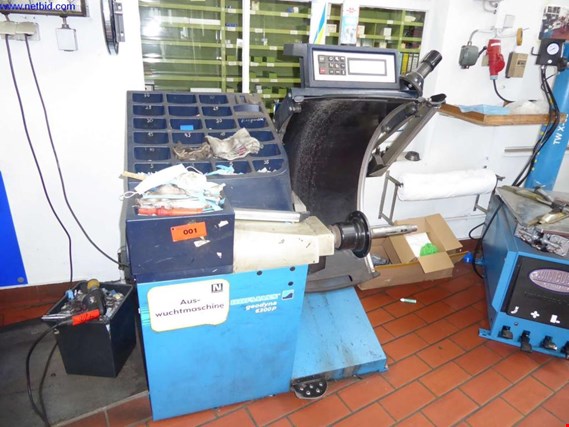 Used Hoffmann Geodyna 6300P Tyre balancing machine for Sale (Auction Premium) | NetBid Industrial Auctions