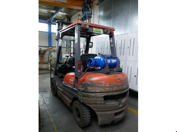 Used Toyota 42-6FGF25 Fuel Gas Forklift for Sale (Auction Premium) | NetBid Industrial Auctions