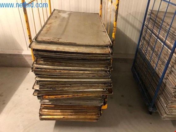Used ca. 160 Perforated aluminium baking trays for Sale (Trading Premium) | NetBid Industrial Auctions