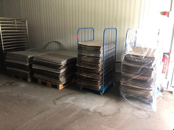 Used ca. 900 Perforated aluminium baking trays for Sale (Trading Premium) | NetBid Industrial Auctions