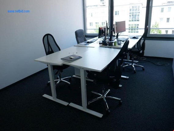 Used 4 Desks for Sale (Auction Premium) | NetBid Industrial Auctions