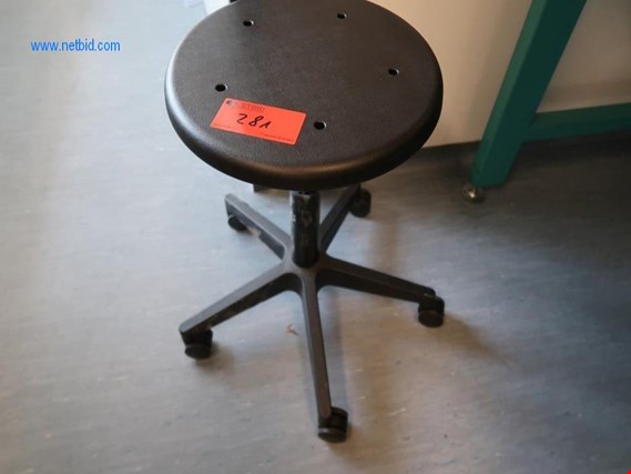 Used 2 Roll stool for Sale (Auction Premium) | NetBid Industrial Auctions