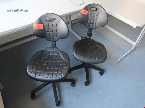 Used 2 Swivel chairs for Sale (Auction Premium) | NetBid Industrial Auctions