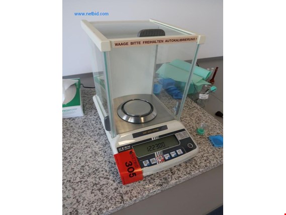 Used Kern ABT220-5DNM Laboratory balance for Sale (Auction Premium) | NetBid Industrial Auctions