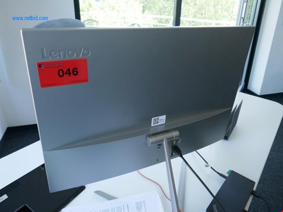 Lenovo 27" monitor (Auction Premium) | NetBid ?eská republika