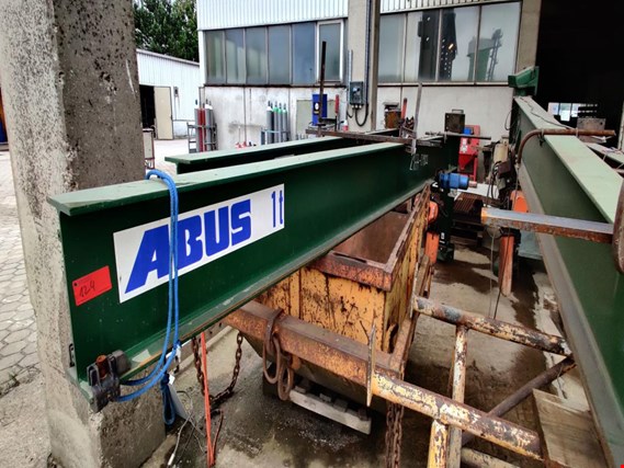 Used 4 Column-mounted slewing cranes for Sale (Auction Premium) | NetBid Industrial Auctions