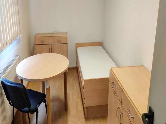 Contenido de la habitación / mobiliario de la habitación del instalador (Trading Premium) | NetBid España