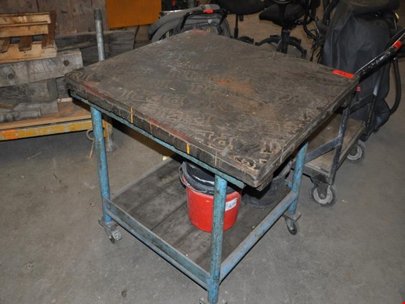 Used Work table + trolley for Sale (Trading Premium) | NetBid Industrial Auctions