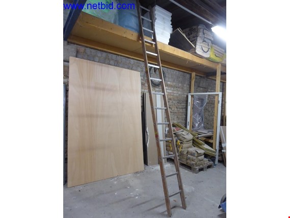 Used Wooden single ladder for Sale (Online Auction) | NetBid Industrial Auctions