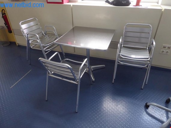 Used Bistro table for Sale (Auction Premium) | NetBid Industrial Auctions