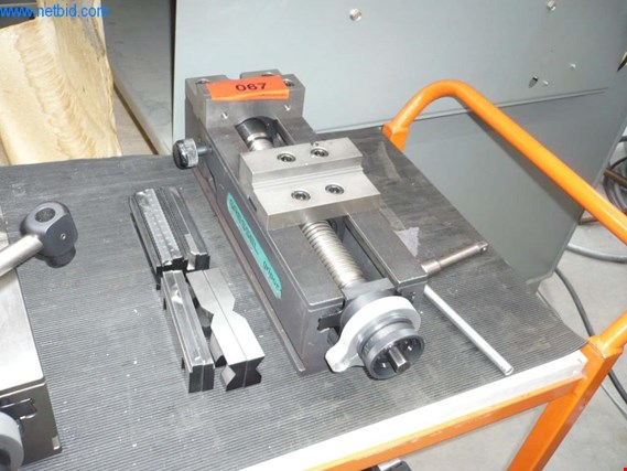 Used Gressel Gripos Hydraulic machine vice for Sale (Auction Premium) | NetBid Industrial Auctions
