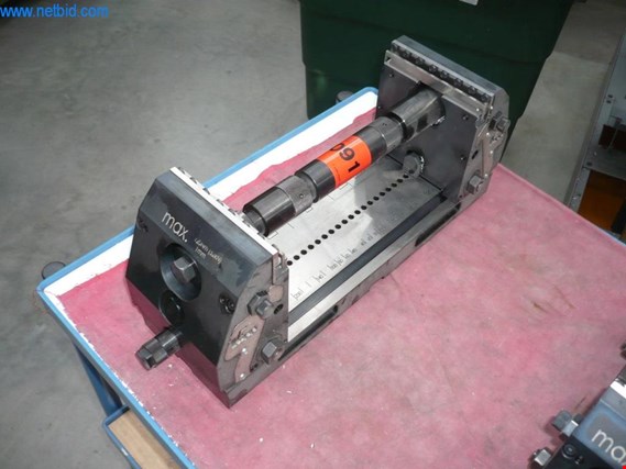 Used Kipp Centric Clamp for Sale (Auction Premium) | NetBid Industrial Auctions