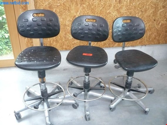 Used Dauphen 3 height-adjustable safety swivel chairs for Sale (Auction Premium) | NetBid Industrial Auctions
