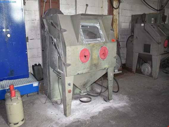 Used Sablux 130 Hand blast cabinet for Sale (Auction Premium) | NetBid Industrial Auctions