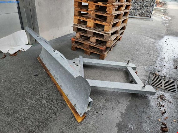 Used Forklift clearing blade for Sale (Trading Premium) | NetBid Industrial Auctions