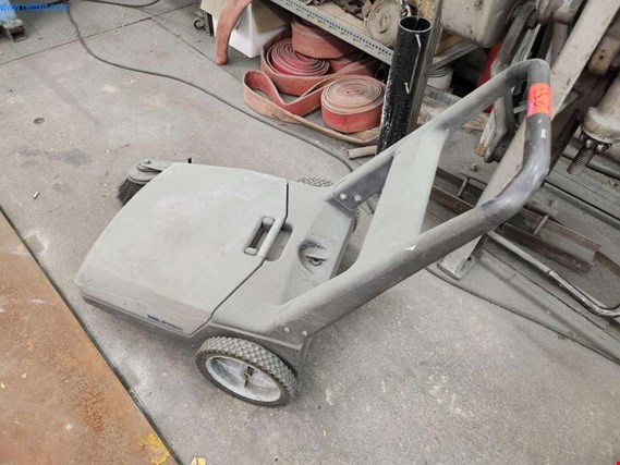 Used Nilfisk SW 650 Sweeper for Sale (Online Auction) | NetBid Industrial Auctions