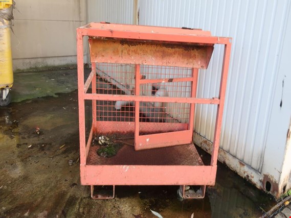 Used Person work basket for forklift truck operation for Sale (Auction Premium) | NetBid Industrial Auctions