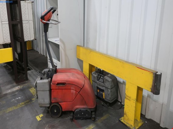 Used Hako Hakomatic B10 Electric hand sweeper for Sale (Trading Premium) | NetBid Industrial Auctions