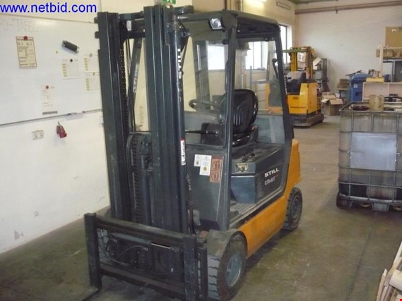 Used Still R70-20T Compact Hybrid diesel forklift truck (Release on 17.12.2021) for Sale (Auction Premium) | NetBid Industrial Auctions