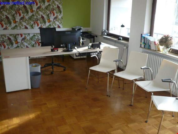 1 Posten Office furniture (Auction Premium) | NetBid España